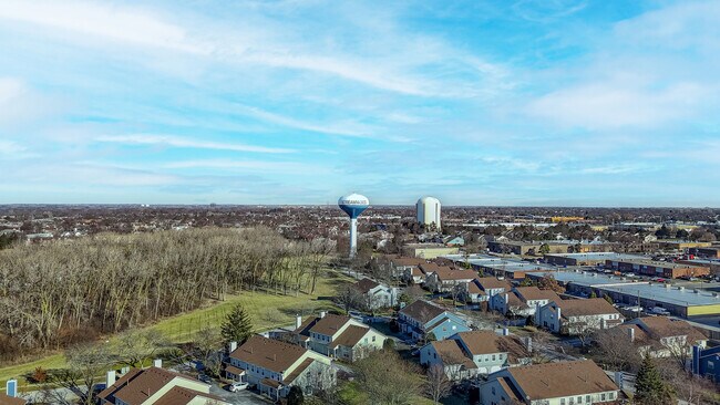 Building Photo - 237 Acorn Dr