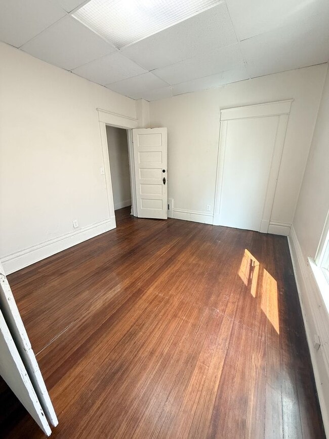 Building Photo - Spacious Multi-Unit Home Near UNC – Flexible Living & Modern Updates