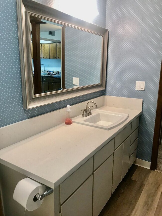 Building Photo - Capitola 1 bedroom, 1 bath Upstairs Unit