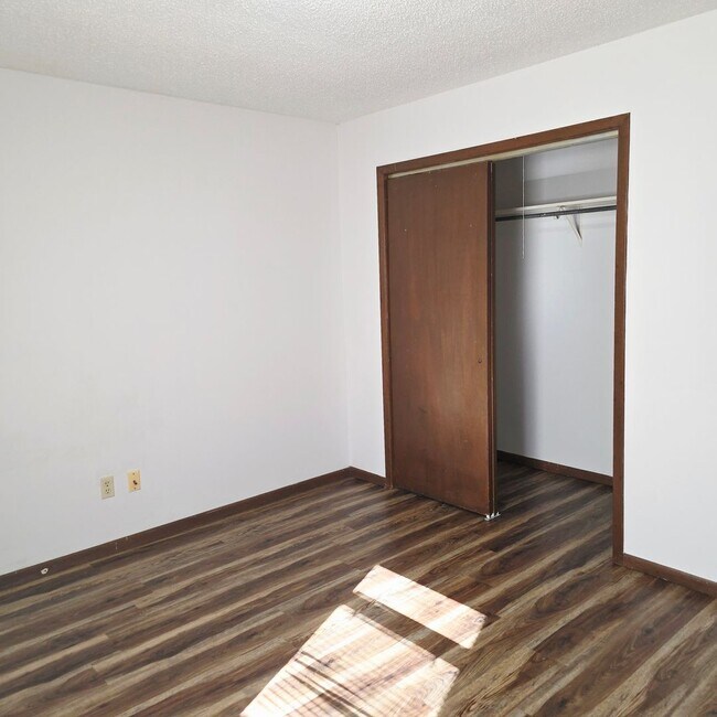 Building Photo - Cairo-1430/1432