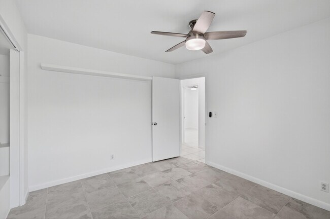 Building Photo - 699 NW 16th Ave