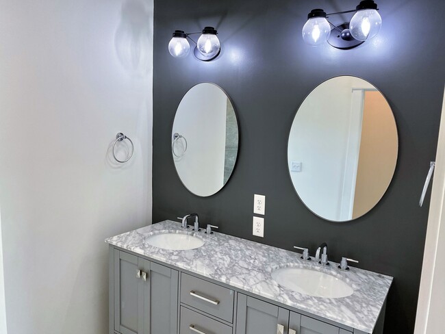 3rd Floor Bathroom - 152 Allison Way