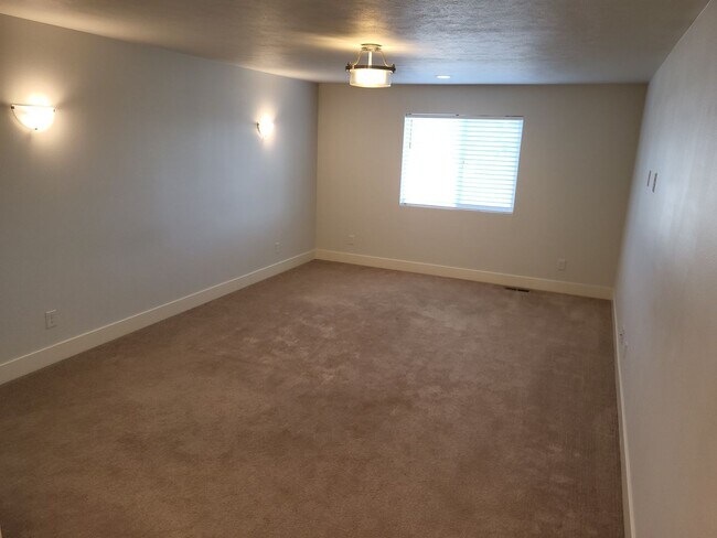 Building Photo - Lease Up- Custom Spokane Duplex