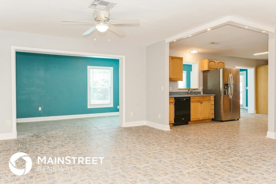 Building Photo - 165 Tiki Dr