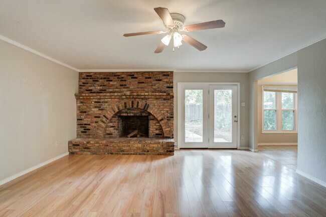 Building Photo - South Lubbock 4 bedroom 2 bath home