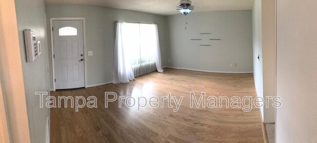 Building Photo - 16214 Pebblebrook Dr