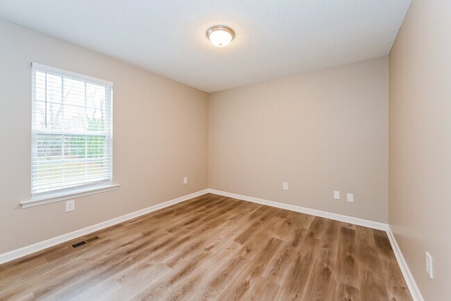 Building Photo - 2227 Sawmill St