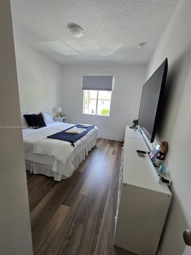 Building Photo - 17545 SW 150th Ct
