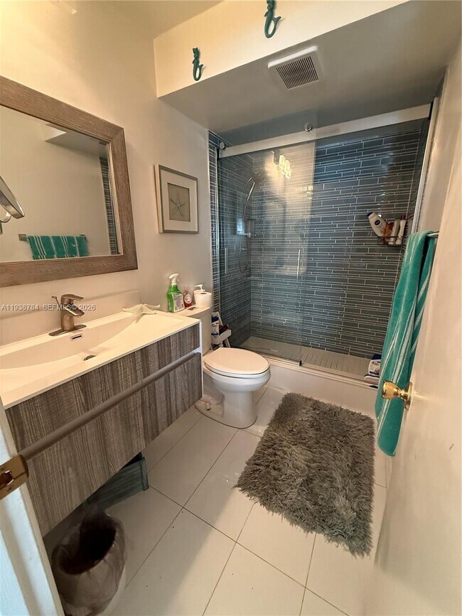 Building Photo - 500 NE 14th Ave