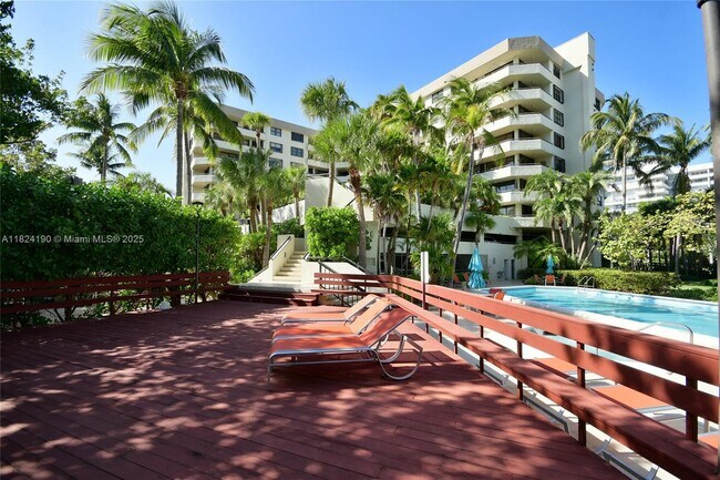 Building Photo - 170 Ocean Ln Dr