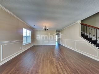 Building Photo - 542 Holiday Dr