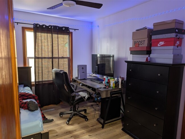 Building Photo - 2825 Dwight St