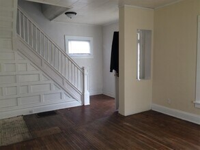 Building Photo - 203 Cutler St