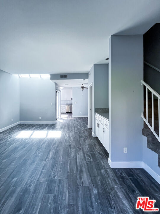 Building Photo - 9939 Topanga Canyon Blvd