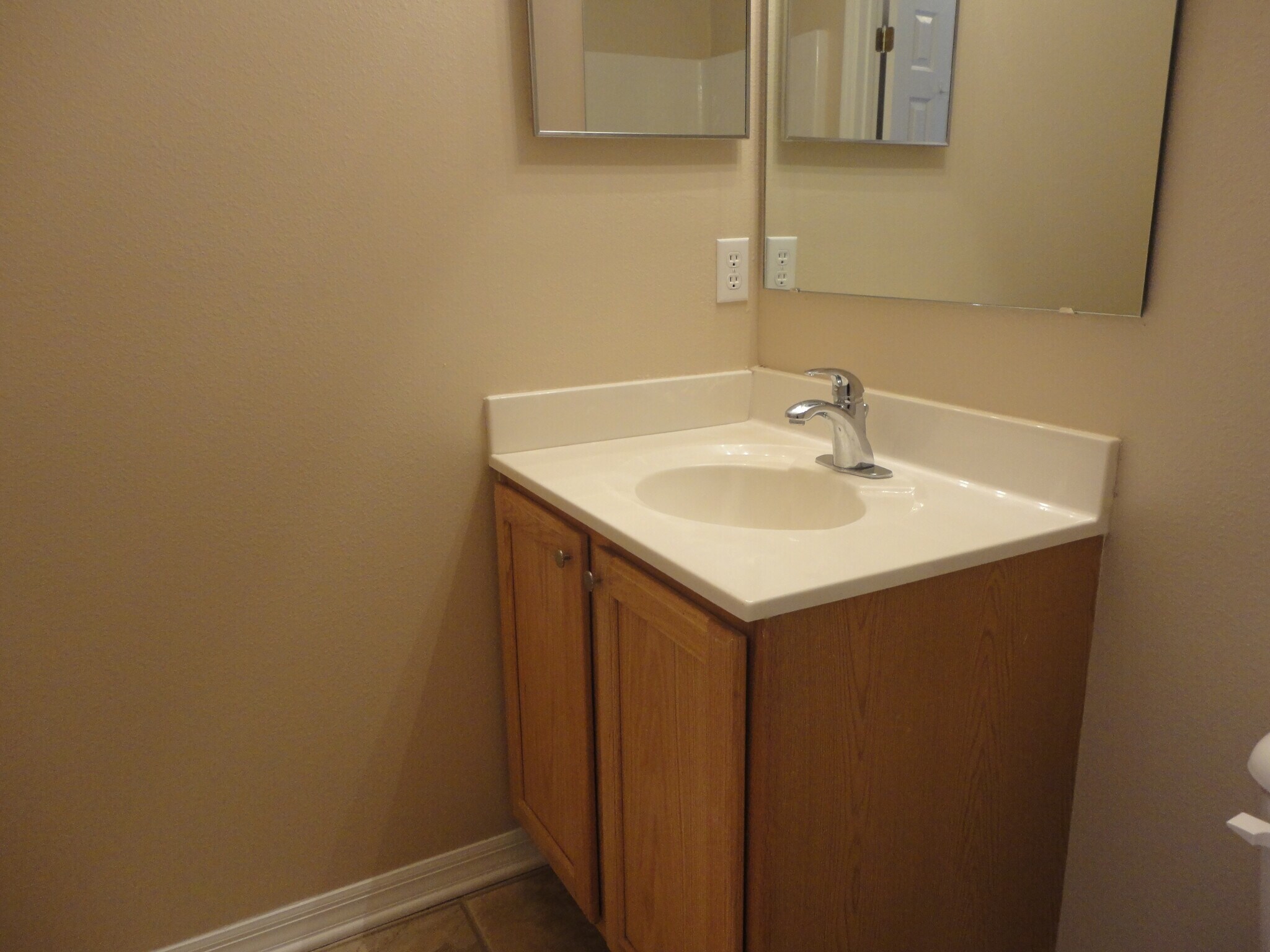 Building Photo - 1019 Brenton Leaf Dr