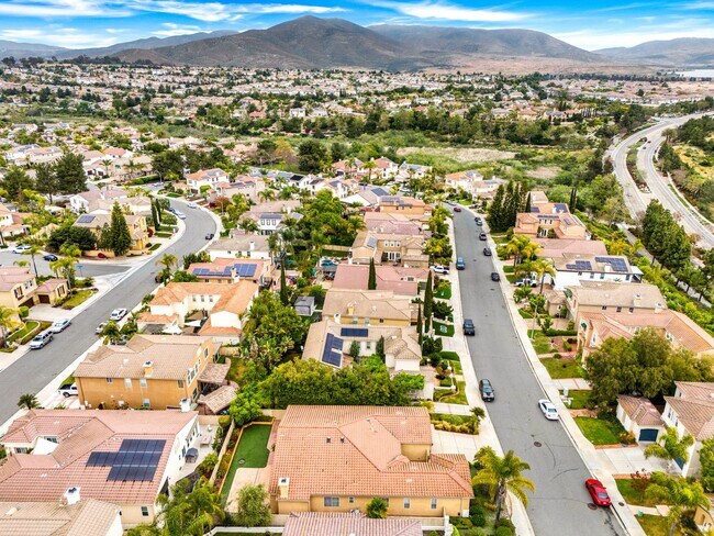 Building Photo - Beautiful & Spacious Single Level Eastlake...
