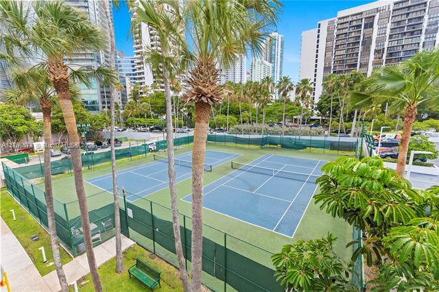 Building Photo - 1541 Brickell Ave