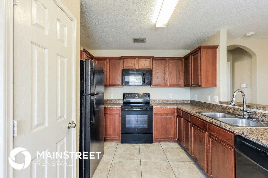 Building Photo - 5607 Forest Canyon