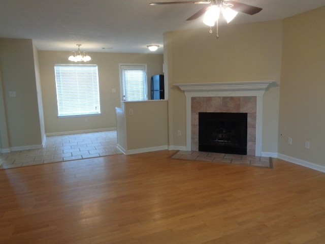 Building Photo - 8922 Lakeside Cv