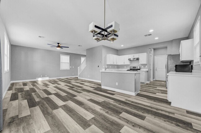 Building Photo - Charming 3-Bedroom Two-Story Home in Gated...