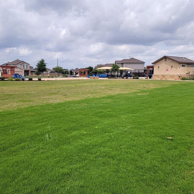 Building Photo - 127 Trailside Ln