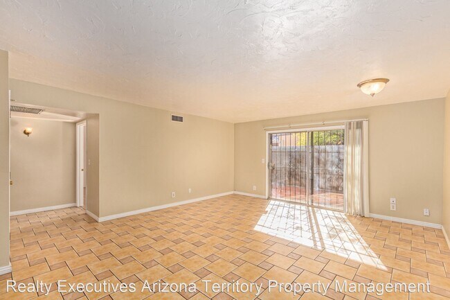 Building Photo - 3 br, 2 bath House - 835 S. Pantano Parkway