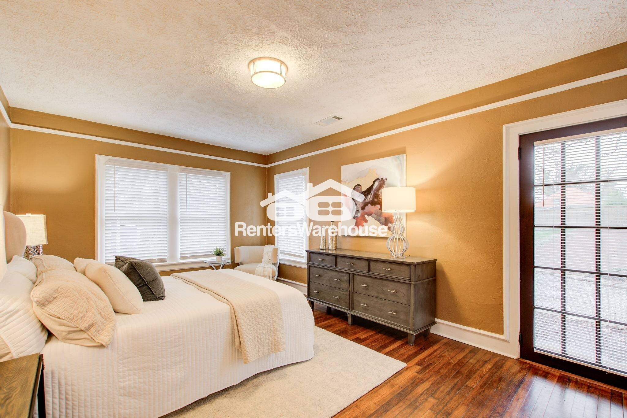 Building Photo - 875 White St SW