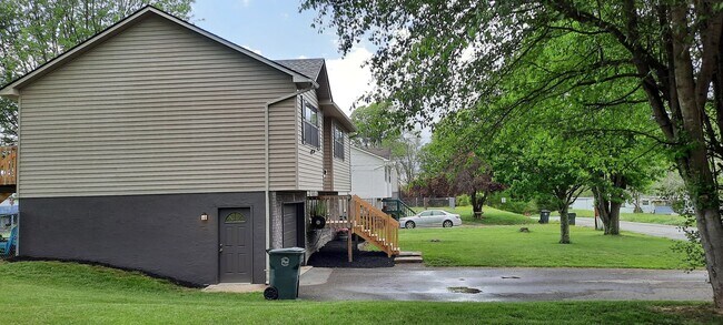 Building Photo - 112 Kings Mountain Ct