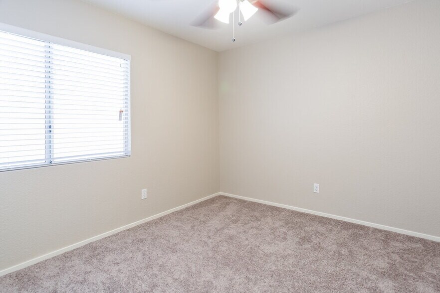 Building Photo - 3307 Epson St