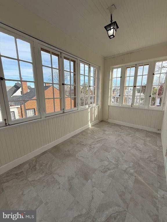 Building Photo - 702 Prince Edward St