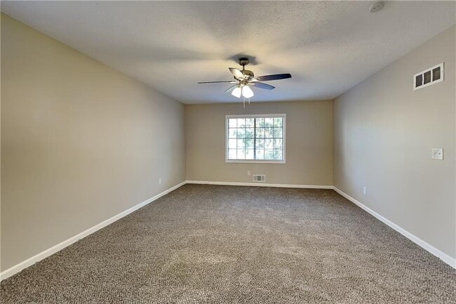 Building Photo - 220 Sabrina Ct