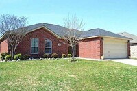 Building Photo - 139 Overland Tr