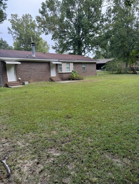 Building Photo - 1003 Clearmont Dr