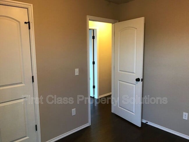 Building Photo - 19816 Serenade Way