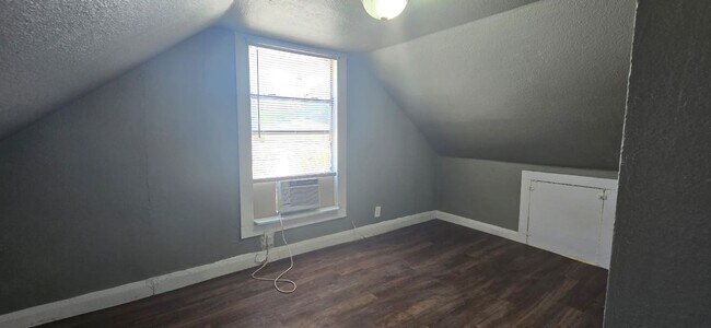 Building Photo - 5 Bedroom St Pete Home