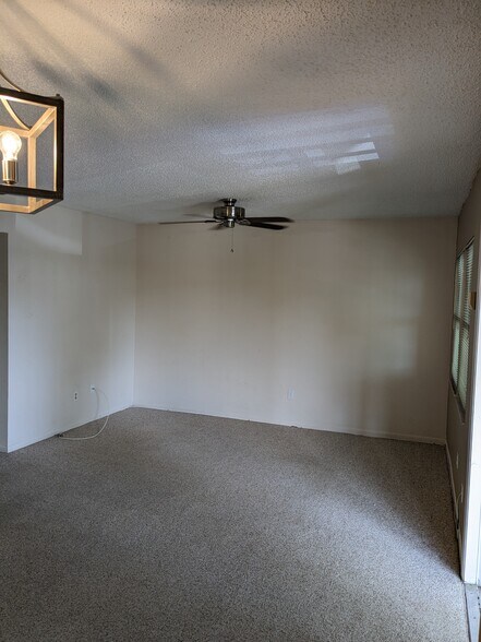 Building Photo - 527 S Lincoln Ave