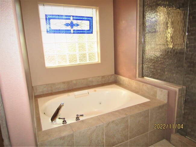Building Photo - 82487 Bogart Dr