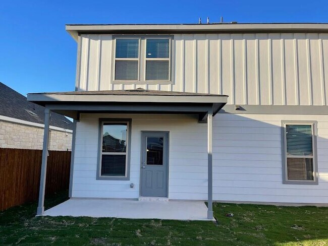 Building Photo - 640 Pickrell Lp