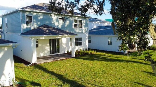 Building Photo - 16446 Lone Oak Cir