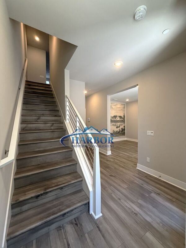 Building Photo - 1492 W Sunrise Ln