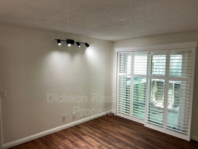 Building Photo - 7680 Bluestone Dr