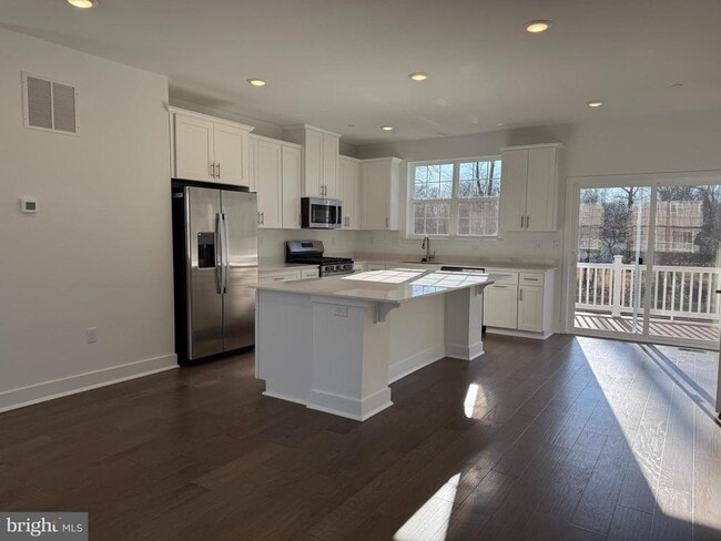 Building Photo - 113 FRED CLARK Dr