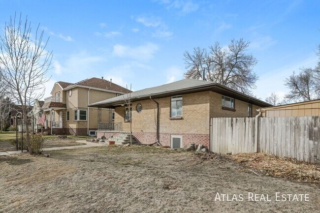 Building Photo - 2353 S Sherman St