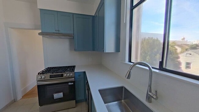 Building Photo - 305 23rd Ave