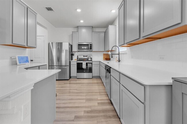 Building Photo - 116 Benmyrtle Trl