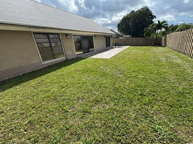 Building Photo - 2560 Azalea Ave