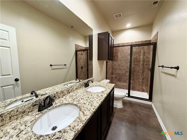 Building Photo - 424 Jack Rabbit Ln
