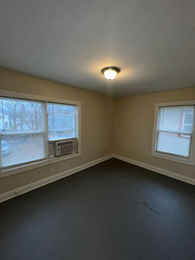 Building Photo - 1483-1485-1485 Republic Ave