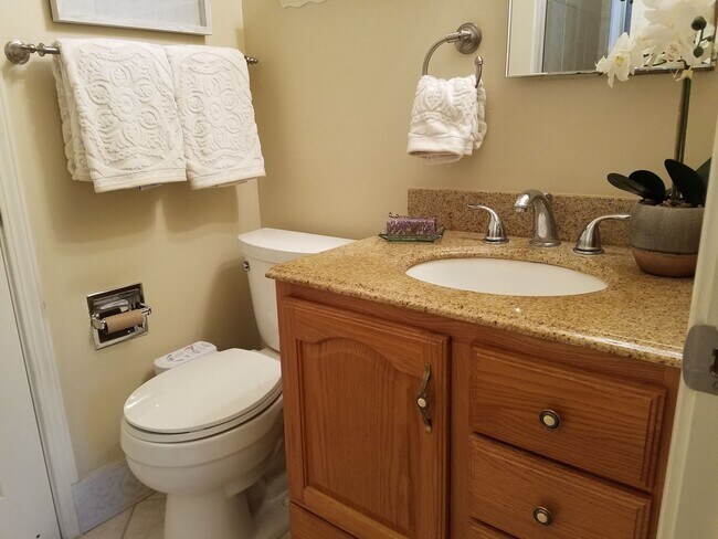 Building Photo - Beautiful 3 bed 2 bath Cambrian home in a ...