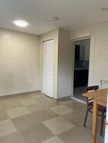 Building Photo - 1131 NE 170th St